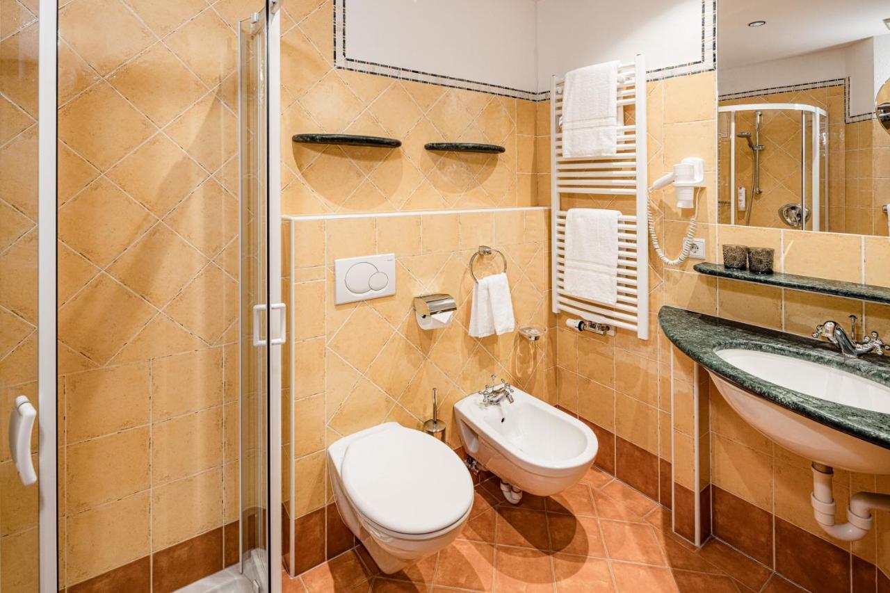 Hotel Erika Braies  Zewnętrze zdjęcie
