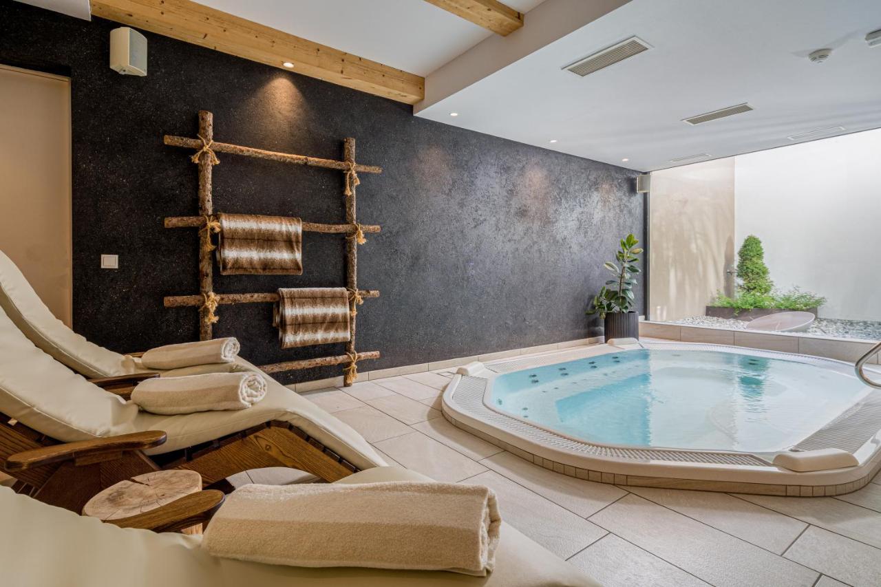 Hotel Erika Braies  Zewnętrze zdjęcie