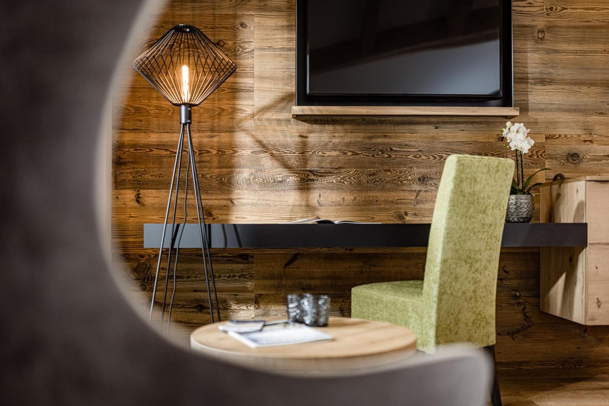 Hotel Erika Braies  Zewnętrze zdjęcie