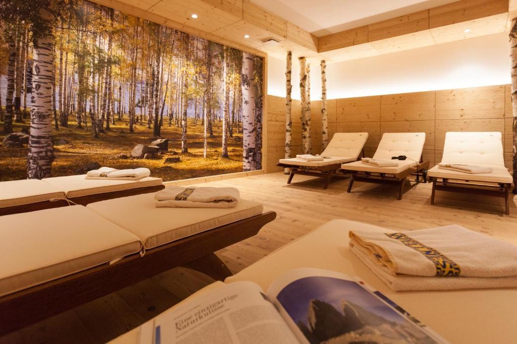 Hotel Erika Braies  Zewnętrze zdjęcie